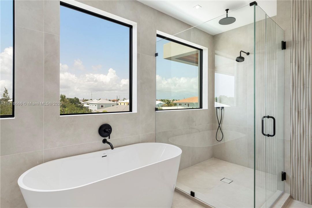 For Sale: $4,850,000 (5 beds, 5 baths, 4306 Square Feet)