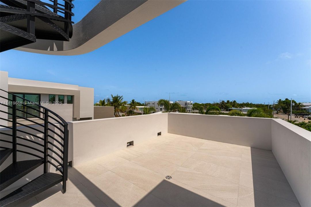 For Sale: $4,850,000 (5 beds, 5 baths, 4306 Square Feet)