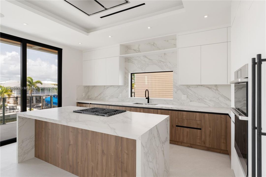 For Sale: $4,850,000 (5 beds, 5 baths, 4306 Square Feet)