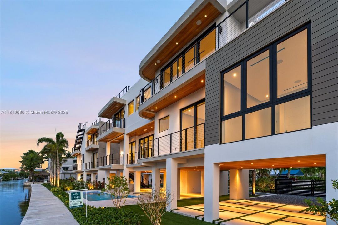 For Sale: $4,850,000 (5 beds, 5 baths, 4306 Square Feet)