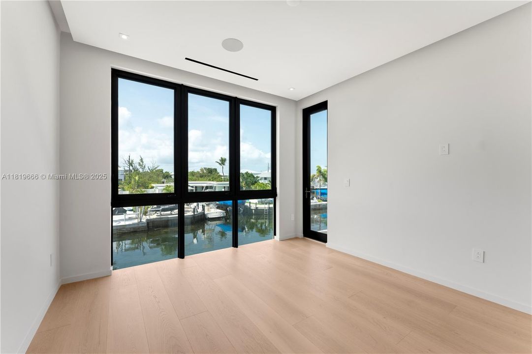 For Sale: $4,850,000 (5 beds, 5 baths, 4306 Square Feet)