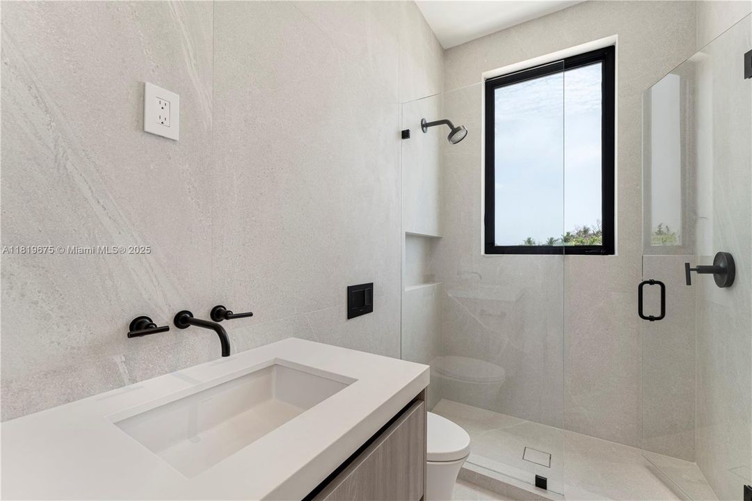 For Sale: $4,950,000 (5 beds, 5 baths, 4473 Square Feet)