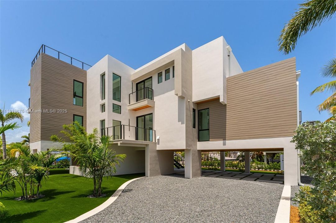 For Sale: $4,950,000 (5 beds, 5 baths, 4473 Square Feet)