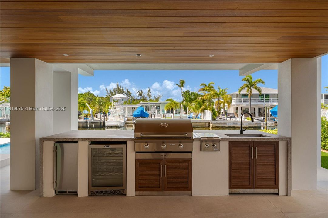 For Sale: $4,950,000 (5 beds, 5 baths, 4473 Square Feet)