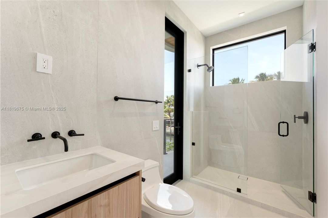 For Sale: $4,950,000 (5 beds, 5 baths, 4473 Square Feet)