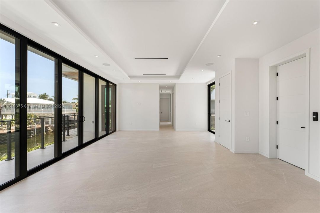 For Sale: $4,950,000 (5 beds, 5 baths, 4473 Square Feet)