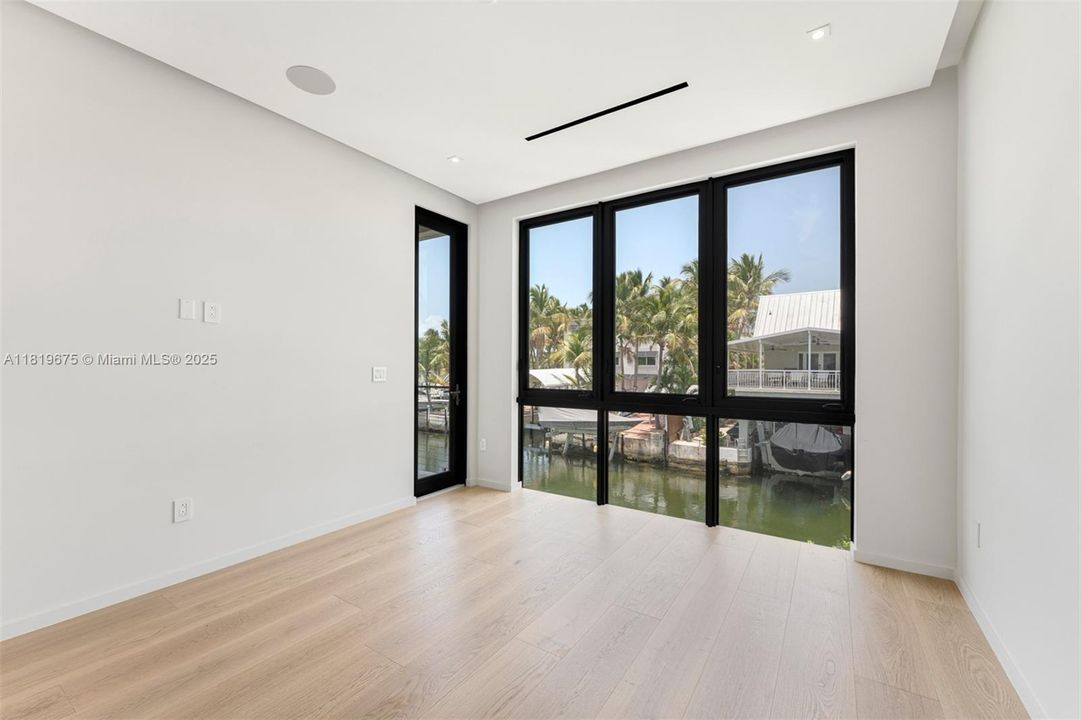 For Sale: $4,950,000 (5 beds, 5 baths, 4473 Square Feet)