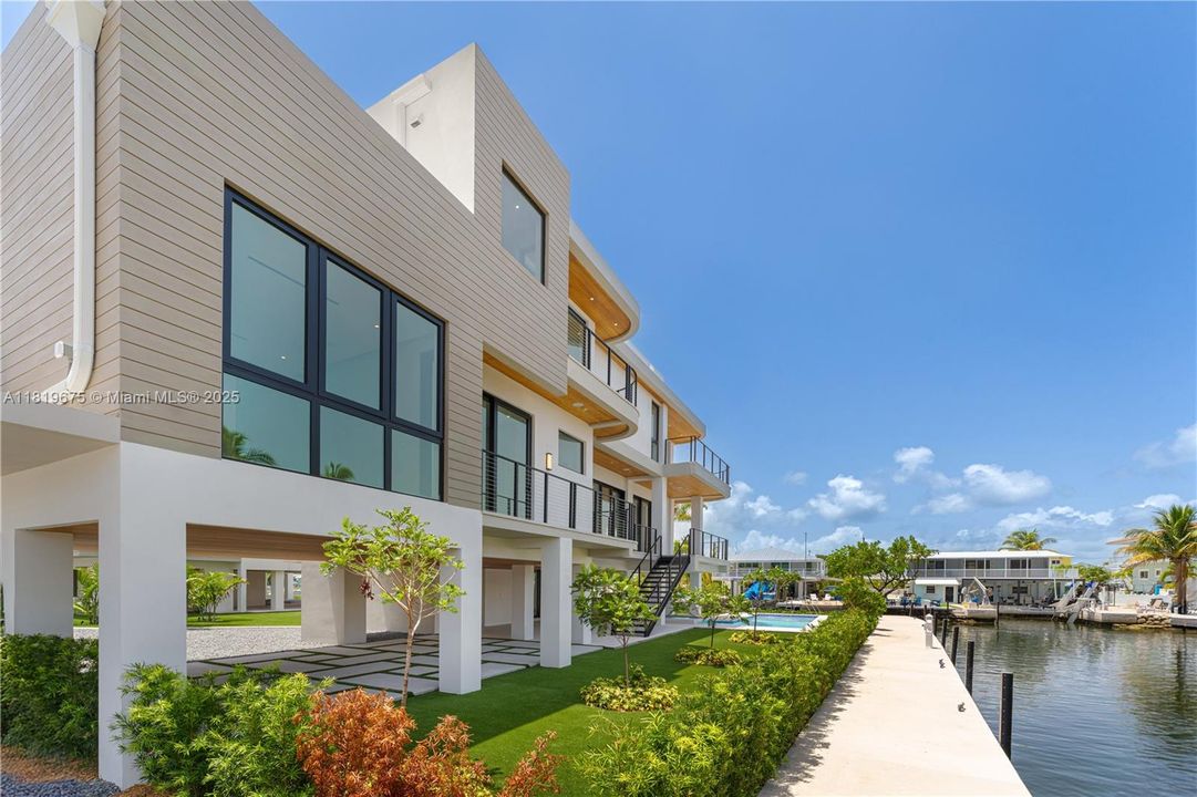 For Sale: $4,950,000 (5 beds, 5 baths, 4473 Square Feet)