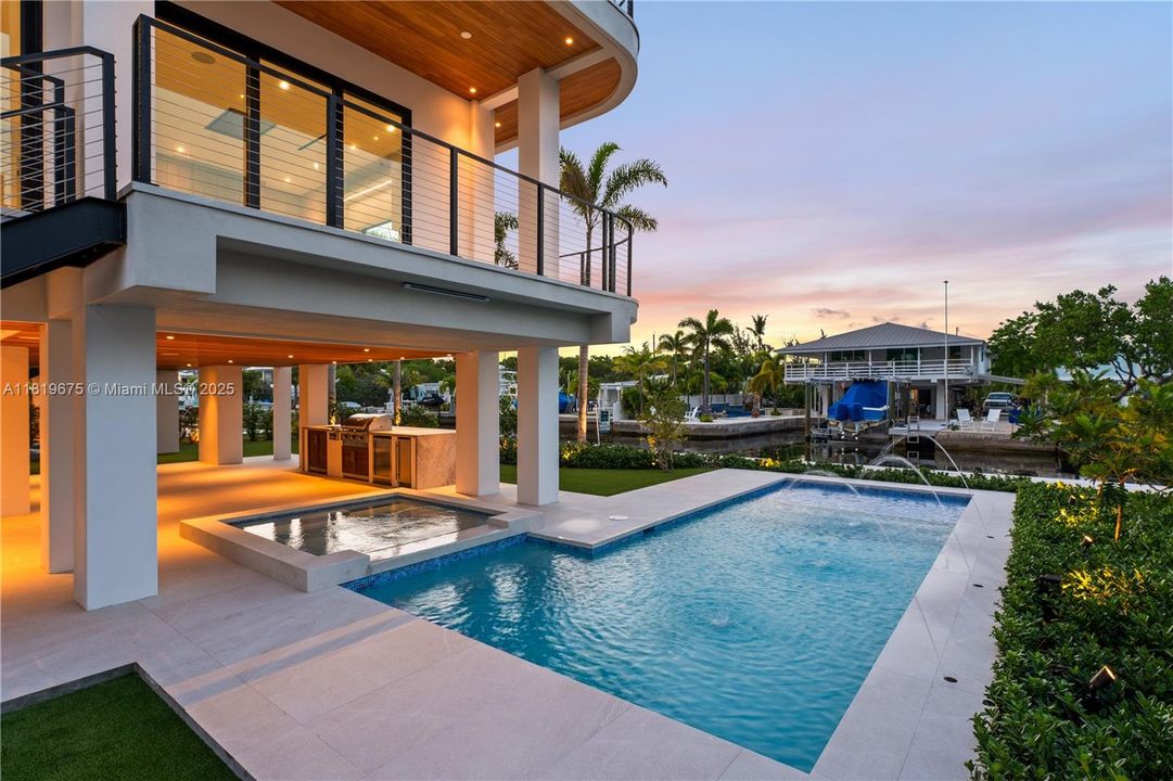 For Sale: $4,950,000 (5 beds, 5 baths, 4473 Square Feet)