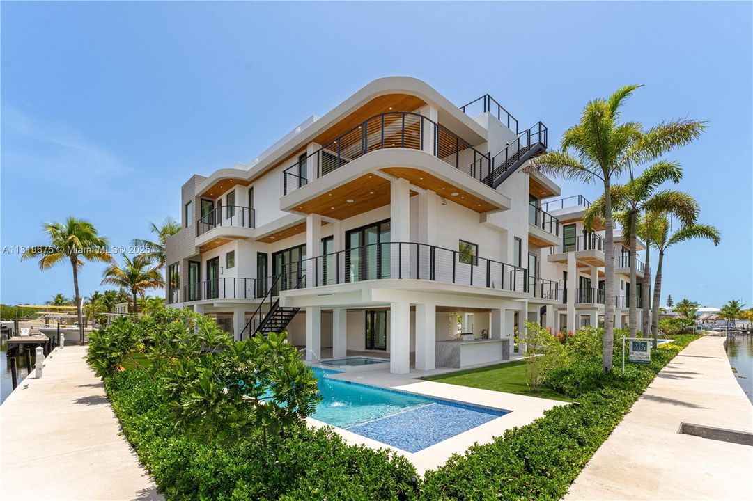 For Sale: $4,950,000 (5 beds, 5 baths, 4473 Square Feet)