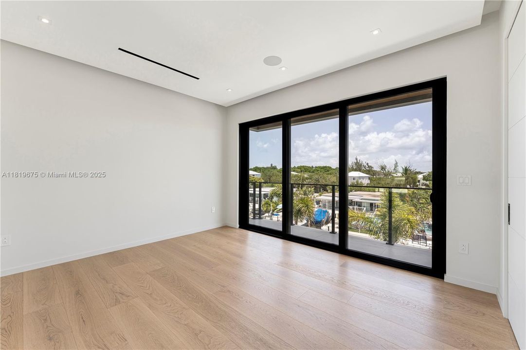 For Sale: $4,950,000 (5 beds, 5 baths, 4473 Square Feet)