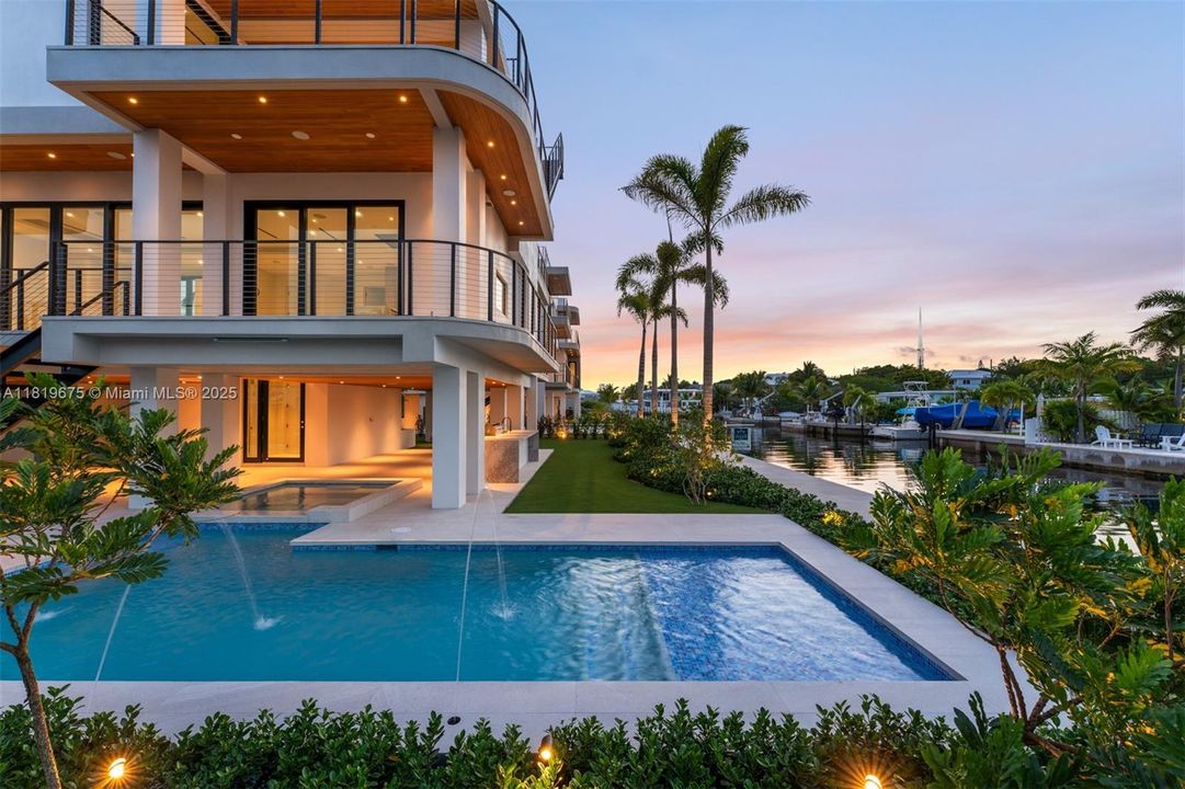 For Sale: $4,950,000 (5 beds, 5 baths, 4473 Square Feet)