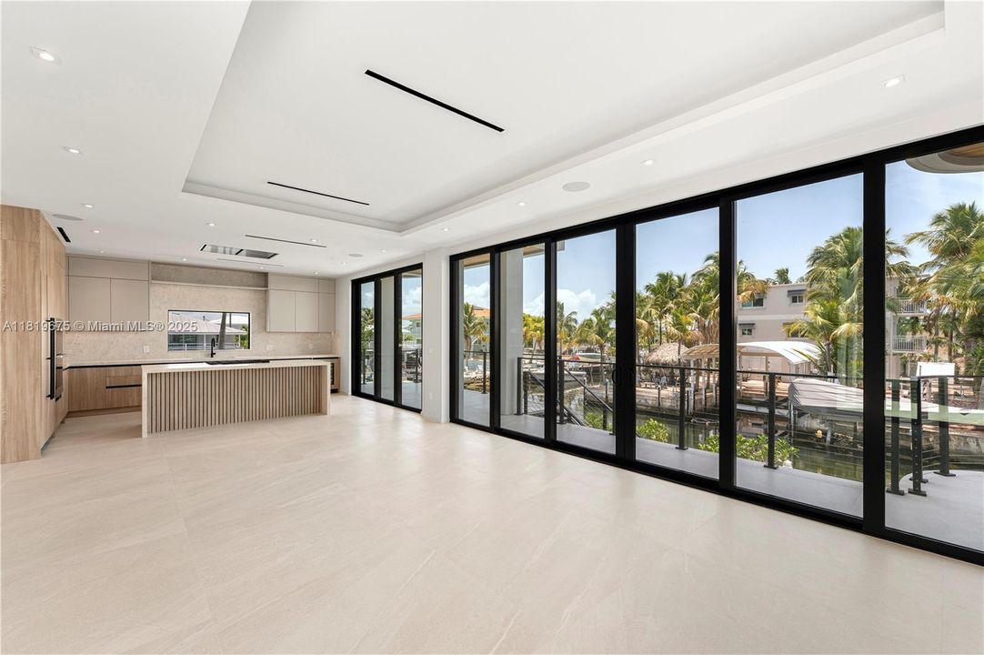 For Sale: $4,950,000 (5 beds, 5 baths, 4473 Square Feet)