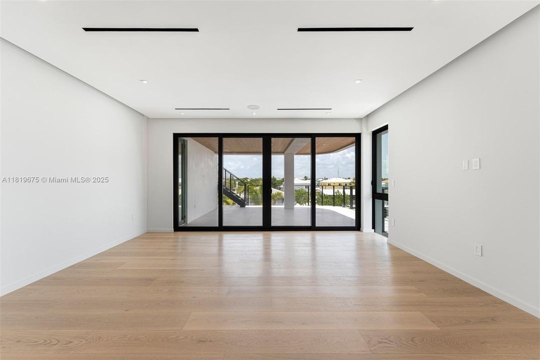 For Sale: $4,950,000 (5 beds, 5 baths, 4473 Square Feet)