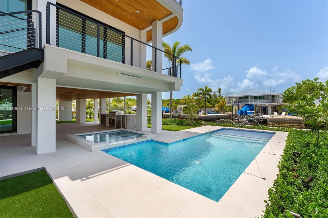 For Sale: $4,950,000 (5 beds, 5 baths, 4473 Square Feet)