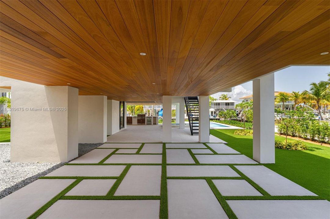 For Sale: $4,950,000 (5 beds, 5 baths, 4473 Square Feet)