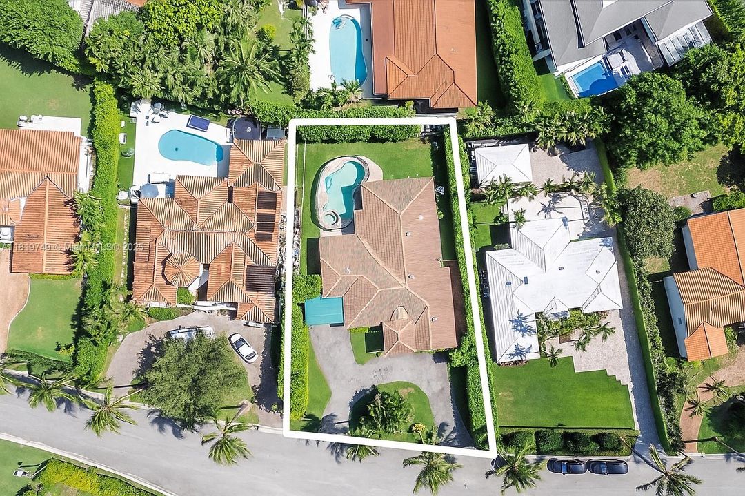 待售: $5,750,000 (3 贝兹, 5 浴室, 2688 平方英尺)