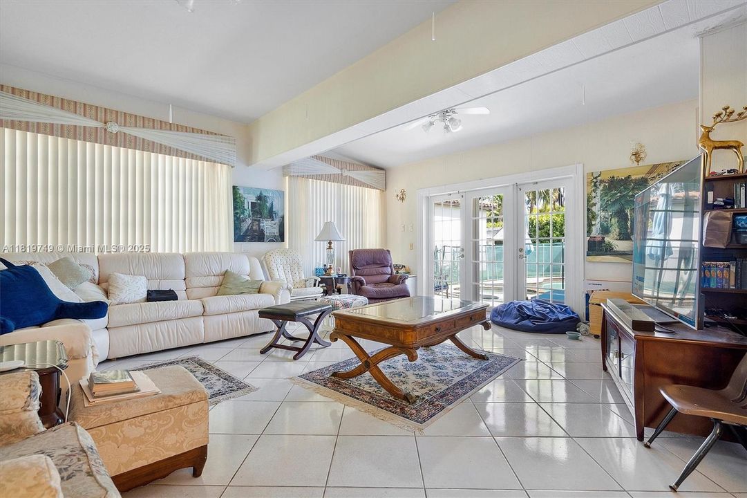 待售: $5,750,000 (3 贝兹, 5 浴室, 2688 平方英尺)