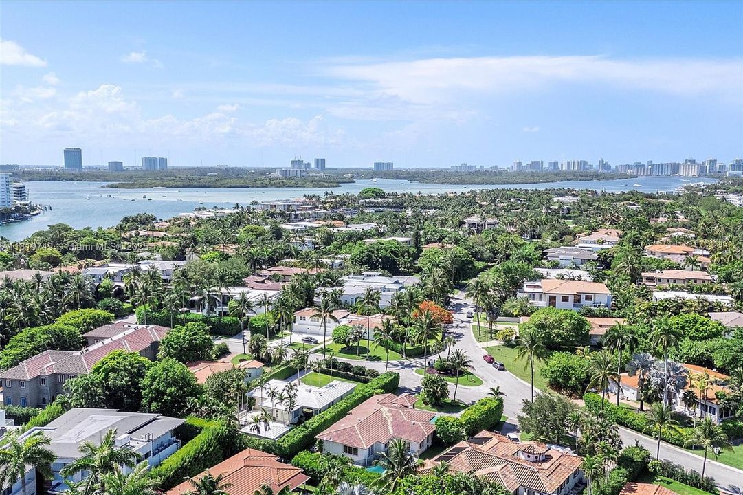 待售: $5,750,000 (3 贝兹, 5 浴室, 2688 平方英尺)