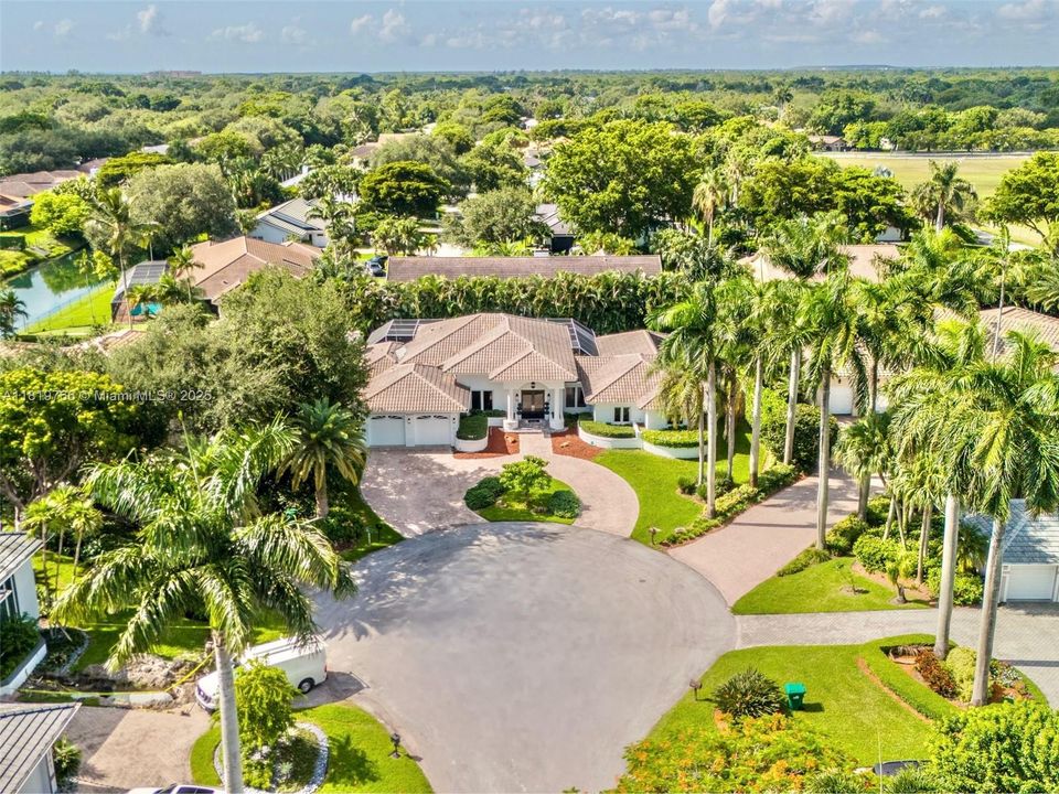 Recently Sold: $2,099,000 (5 beds, 4 baths, 3426 Square Feet)