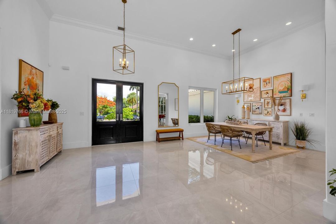 Recently Sold: $2,099,000 (5 beds, 4 baths, 3426 Square Feet)