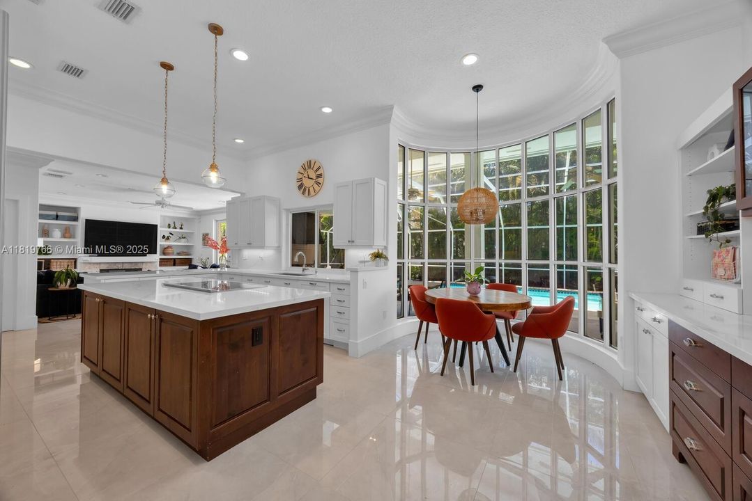 Recently Sold: $2,099,000 (5 beds, 4 baths, 3426 Square Feet)