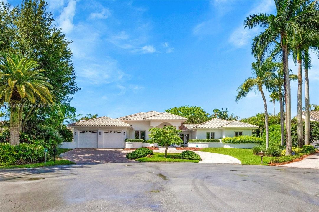 Recently Sold: $2,099,000 (5 beds, 4 baths, 3426 Square Feet)