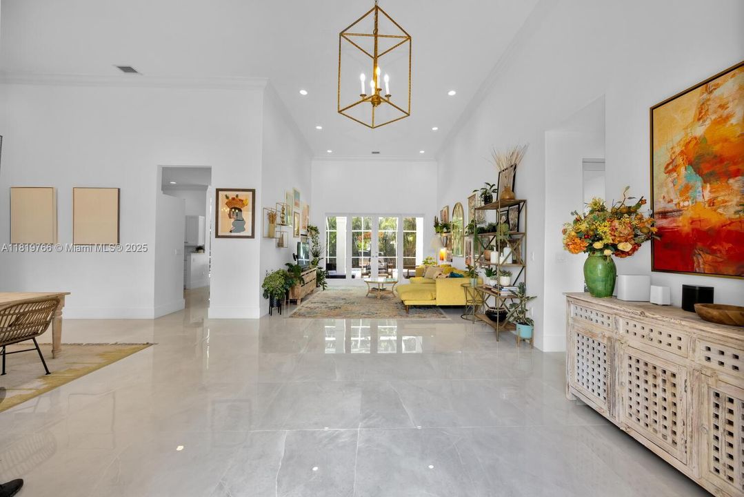 Recently Sold: $2,099,000 (5 beds, 4 baths, 3426 Square Feet)