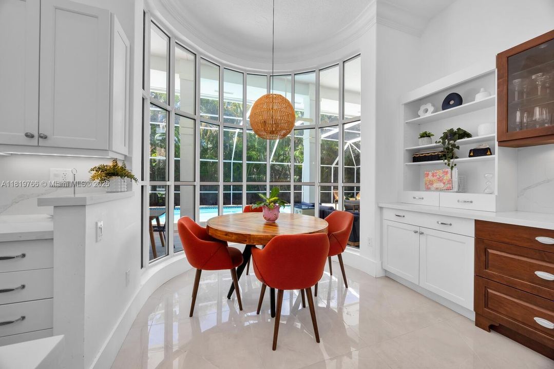 Recently Sold: $2,099,000 (5 beds, 4 baths, 3426 Square Feet)