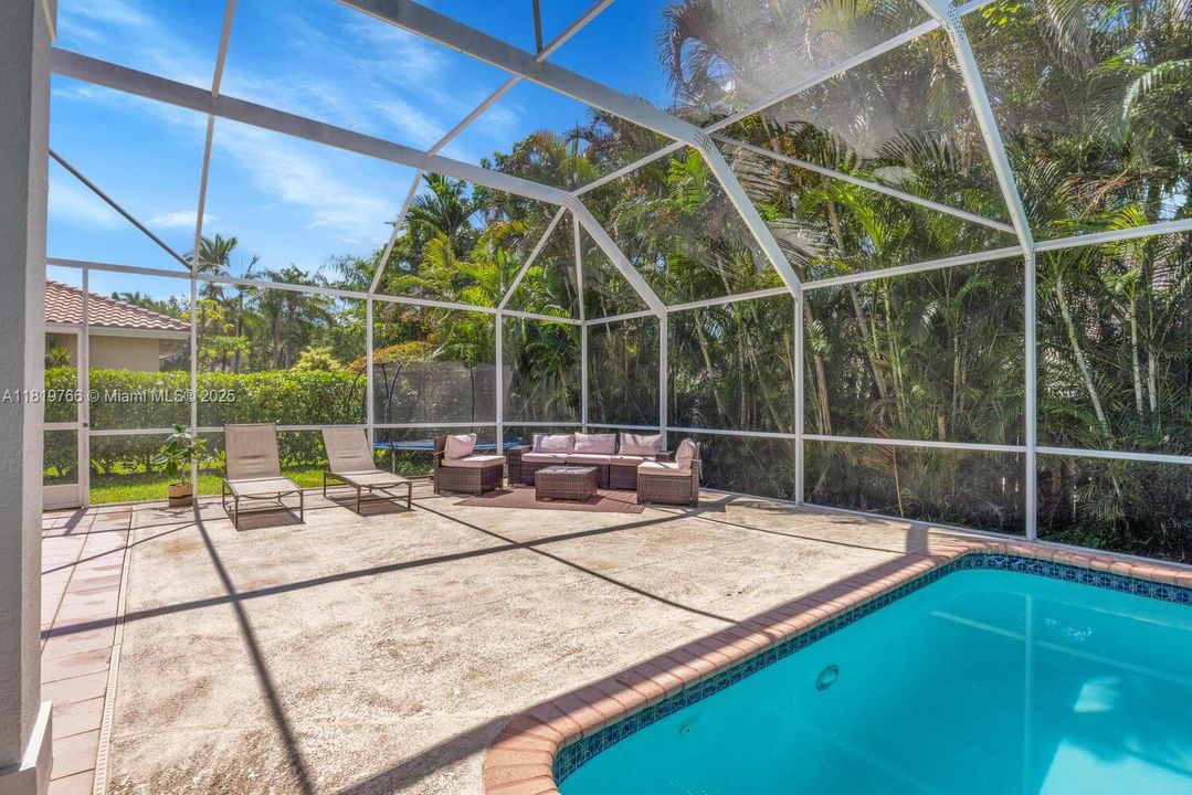 Recently Sold: $2,099,000 (5 beds, 4 baths, 3426 Square Feet)