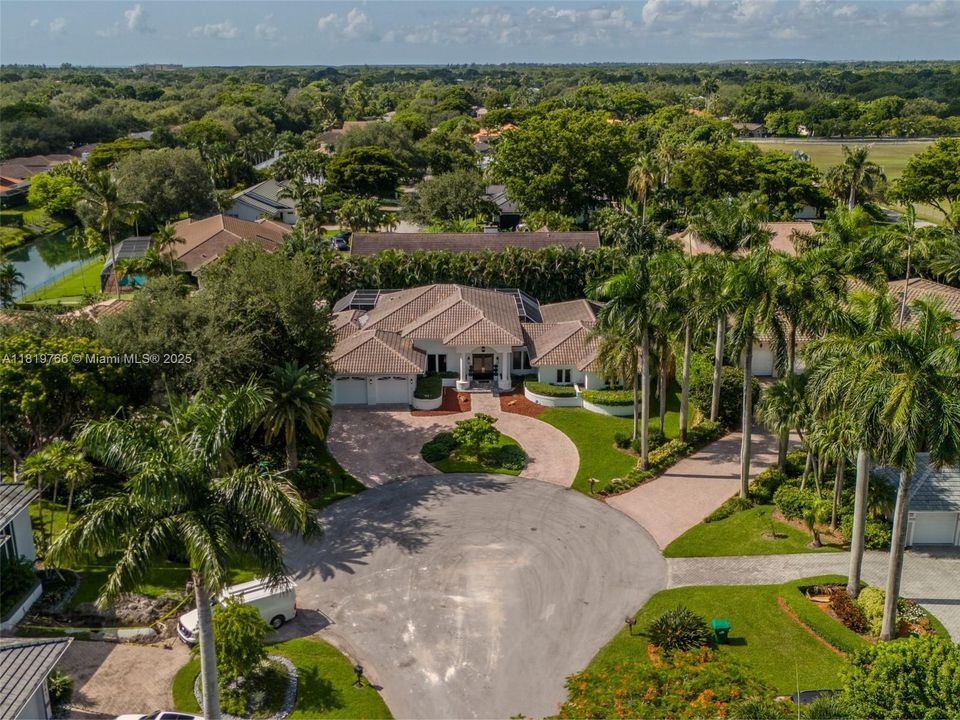 Recently Sold: $2,099,000 (5 beds, 4 baths, 3426 Square Feet)