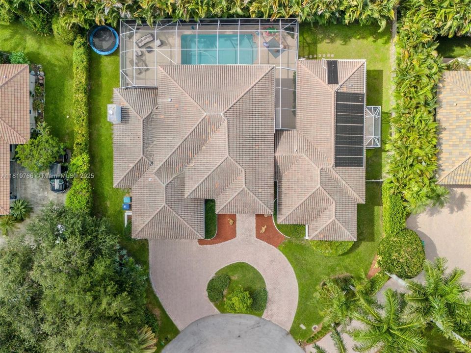 Recently Sold: $2,099,000 (5 beds, 4 baths, 3426 Square Feet)