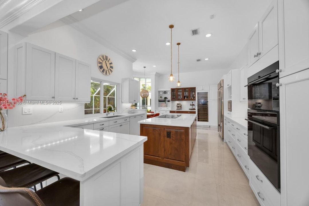 Recently Sold: $2,099,000 (5 beds, 4 baths, 3426 Square Feet)