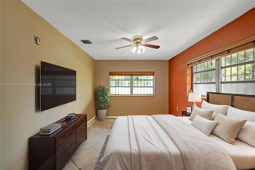 Vendido Recientemente: $649,995 (3 camas, 2 baños, 1413 Pies cuadrados)