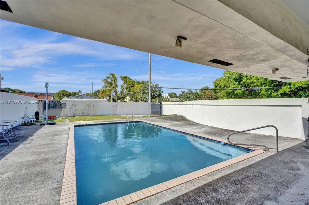 Vendido Recientemente: $649,995 (3 camas, 2 baños, 1413 Pies cuadrados)