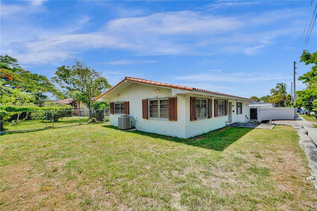 Vendido Recientemente: $649,995 (3 camas, 2 baños, 1413 Pies cuadrados)