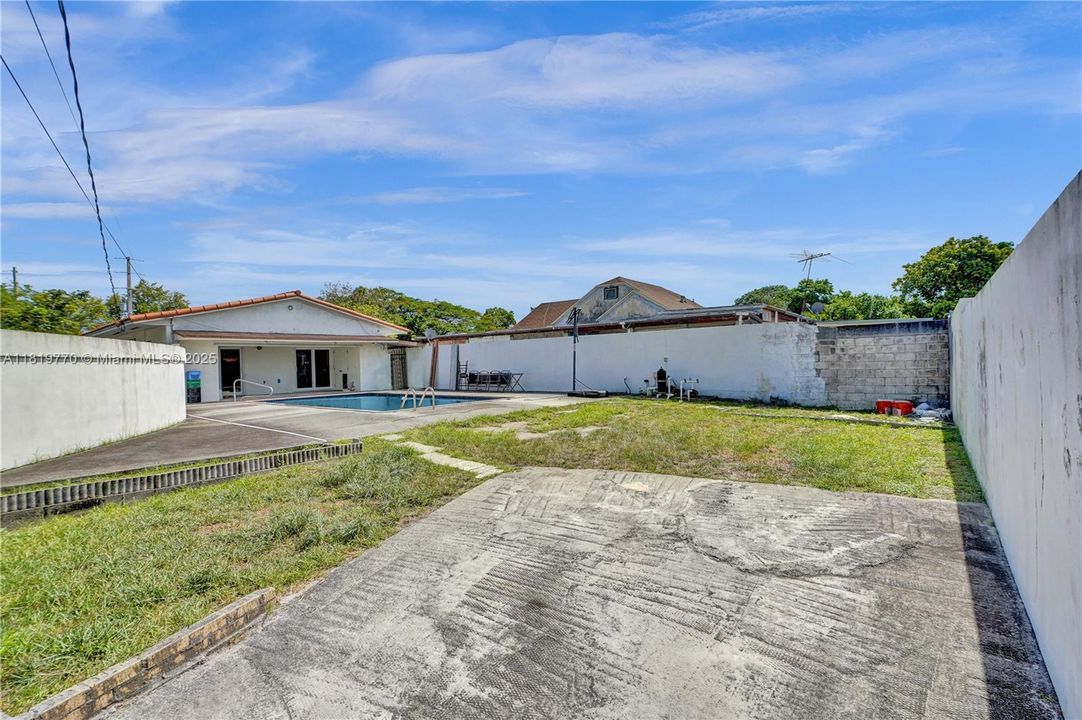 Vendido Recientemente: $649,995 (3 camas, 2 baños, 1413 Pies cuadrados)