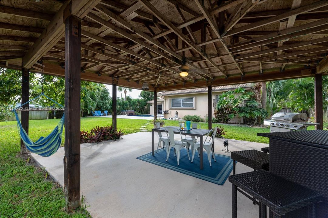 For Rent: $11,500 (3 beds, 3 baths, 1845 Square Feet)