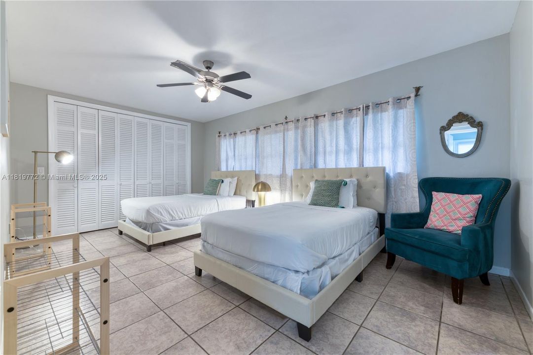 Twin beds in 3rd bedroom.