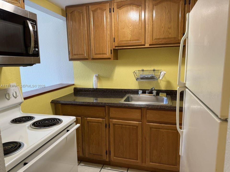 For Sale: $189,995 (2 beds, 1 baths, 600 Square Feet)