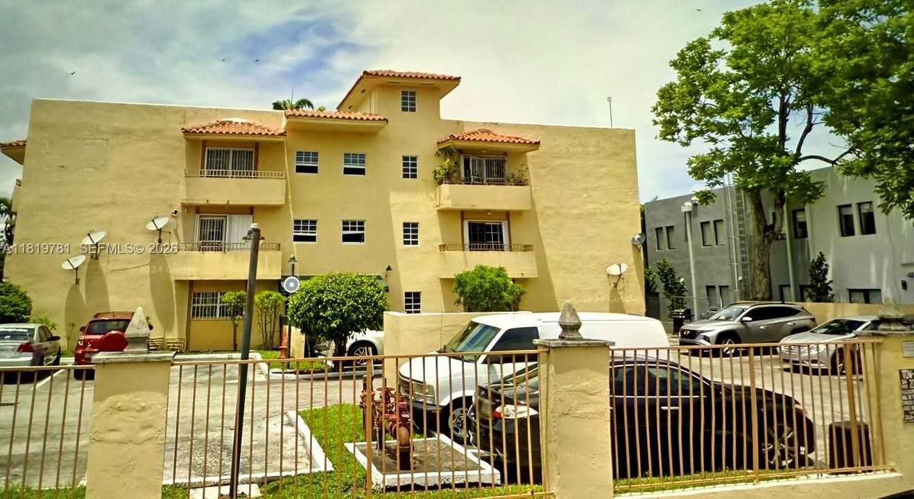 For Sale: $189,995 (2 beds, 1 baths, 600 Square Feet)