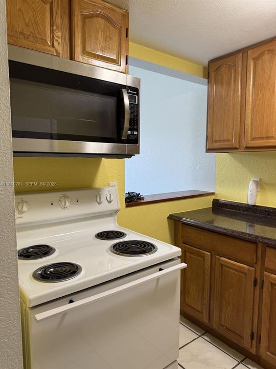 For Sale: $189,995 (2 beds, 1 baths, 600 Square Feet)