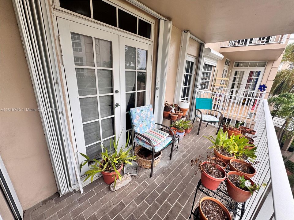 Vendido Recientemente: $415,000 (2 camas, 2 baños, 840 Pies cuadrados)