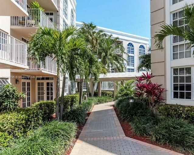 Vendido Recientemente: $415,000 (2 camas, 2 baños, 840 Pies cuadrados)