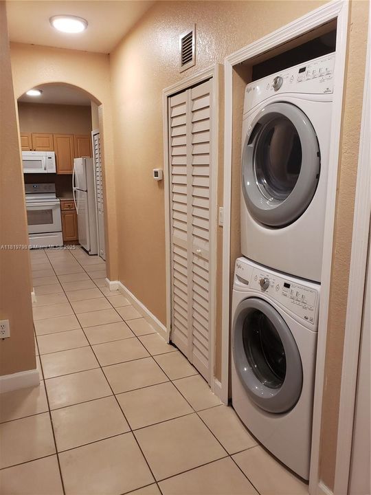 Recently Rented: $2,000 (3 beds, 2 baths, 1166 Square Feet)