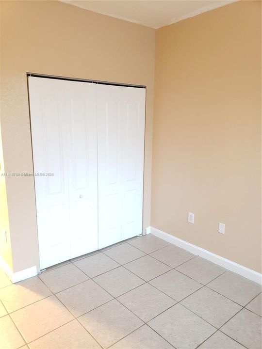 Recently Rented: $2,000 (3 beds, 2 baths, 1166 Square Feet)