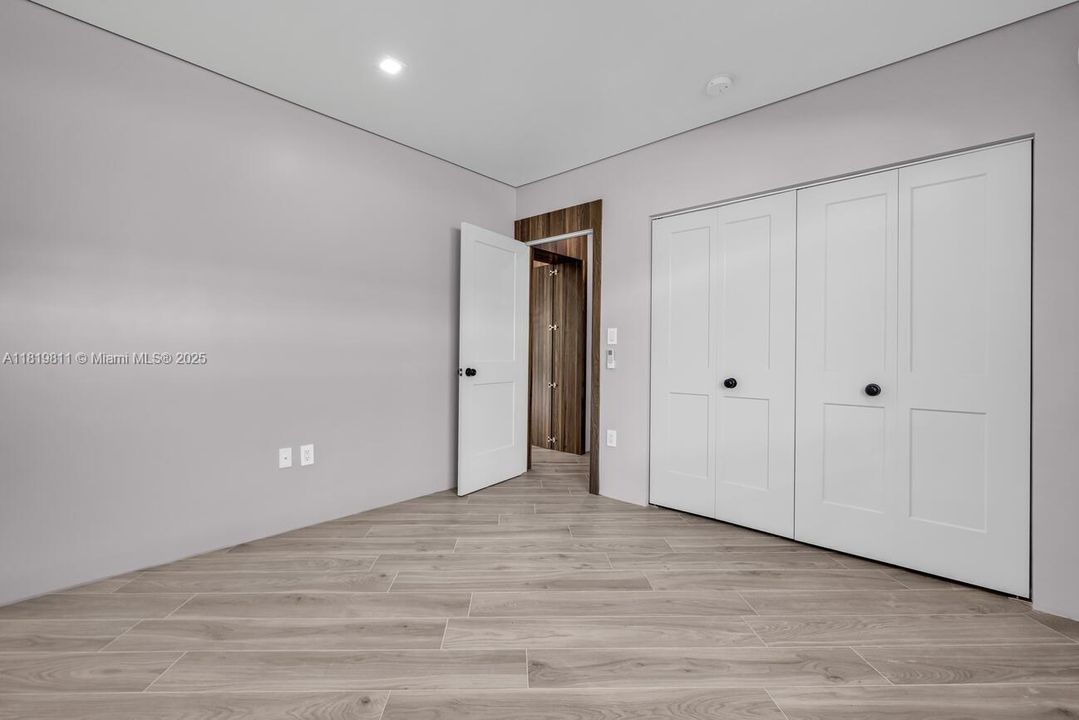 最近租的: $2,100 (1 贝兹, 1 浴室, 0 平方英尺)