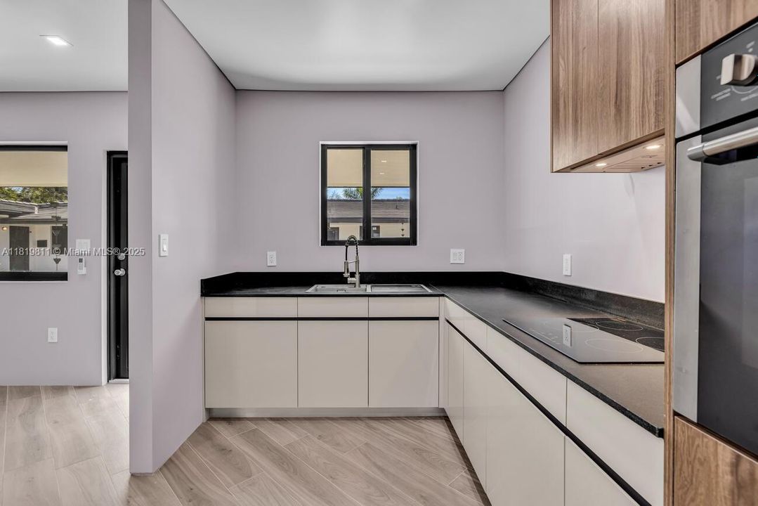 最近租的: $2,100 (1 贝兹, 1 浴室, 0 平方英尺)