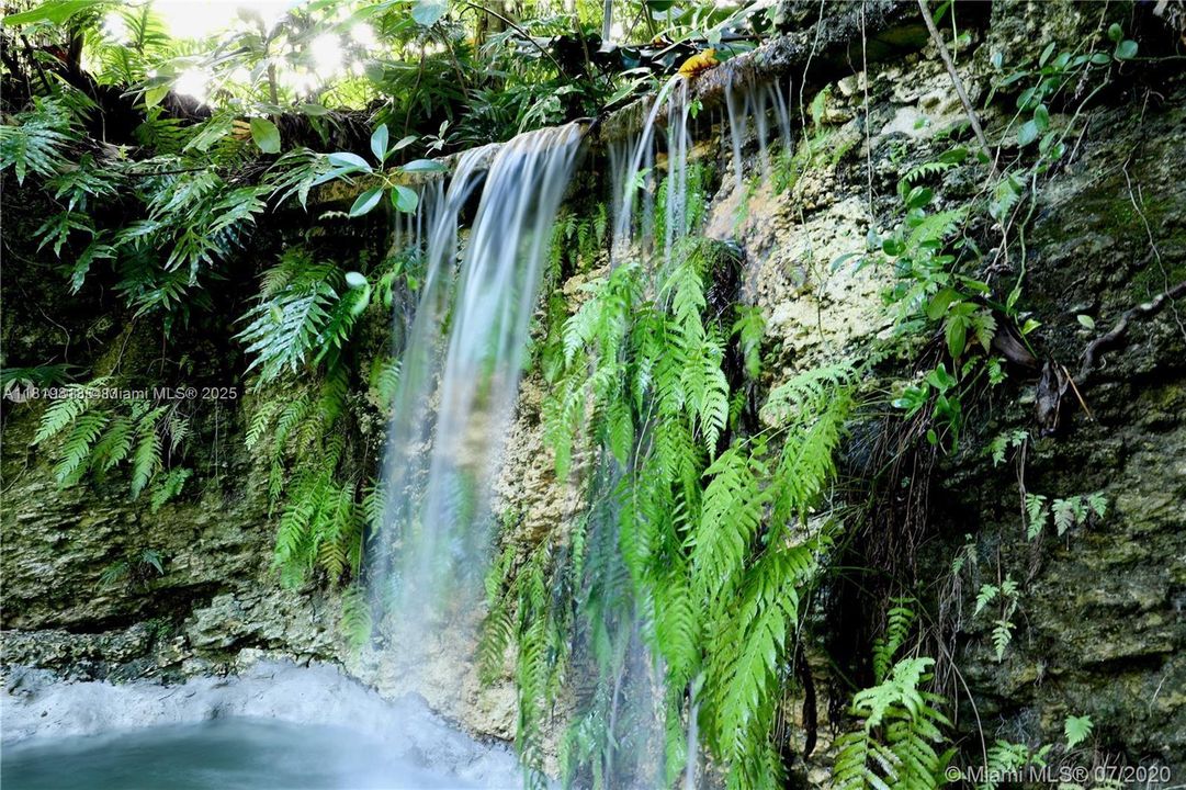 For Rent: $15,000 (6 beds, 5 baths, 4825 Square Feet)