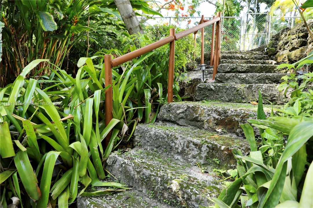 For Rent: $15,000 (6 beds, 5 baths, 4825 Square Feet)